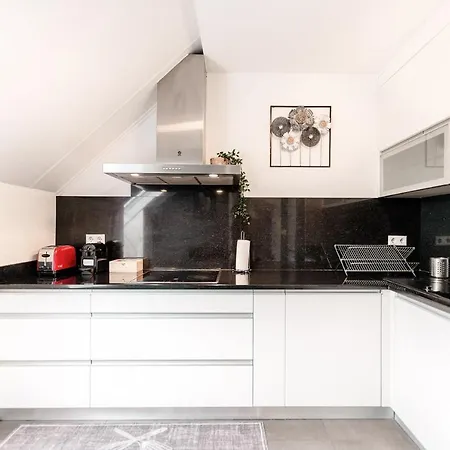 Stylish In Vibrant Bonnevoie Apartamento