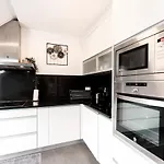 Apartment Stylish In Vibrant Bonnevoie *