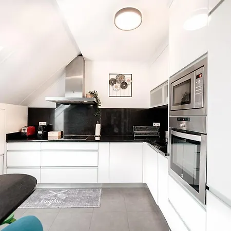 Apartment Stylish In Vibrant Bonnevoie