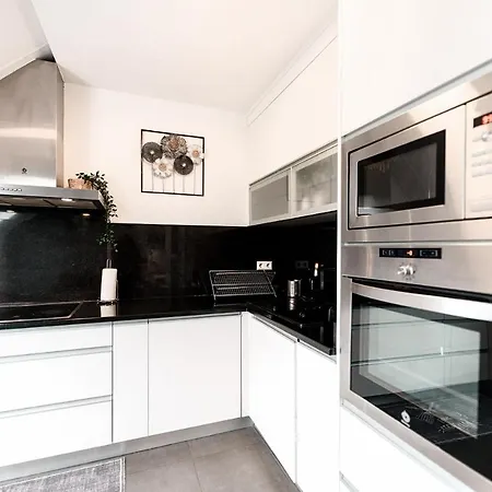 Apartment Stylish In Vibrant Bonnevoie *